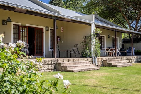 Property building, Patio, Garden