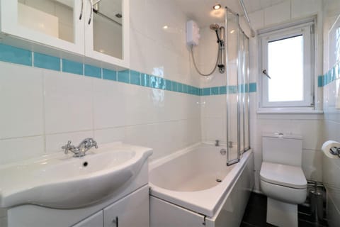 Shower, Toilet, Bathroom, Bath