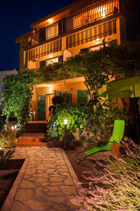 Facade/entrance, Garden view