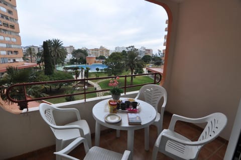 Property building, View (from property/room), Balcony/Terrace, Dining area