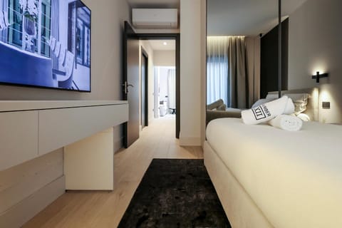 TV and multimedia, Bedroom, air conditioner