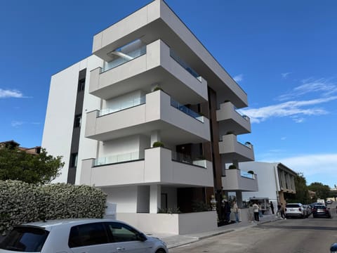 Property building, Street view