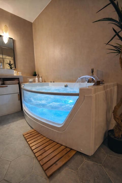 Hot Tub, Bathroom, Bath