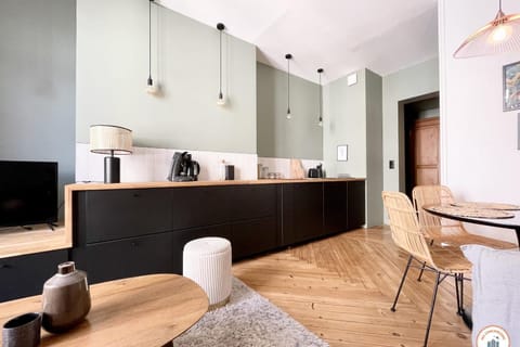 TV and multimedia, Kitchen or kitchenette, Living room, Dining area