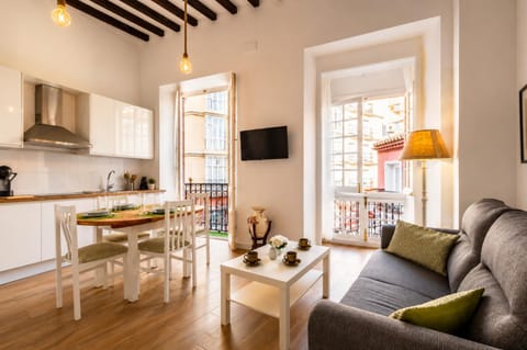 TV and multimedia, Kitchen or kitchenette, Seating area, Dining area