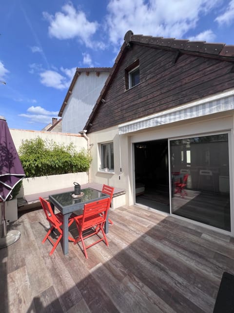 Property building, Patio