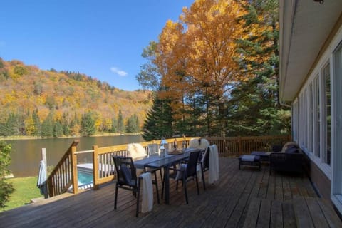 Natural landscape, View (from property/room), Balcony/Terrace, Dining area, Lake view, Mountain view
