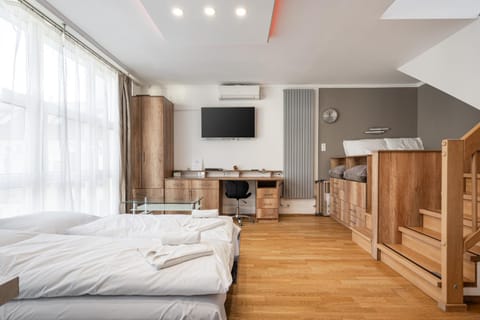 Bed, Living room