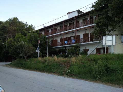 Property building, Day