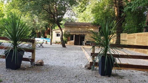Property building, Garden, Swimming pool