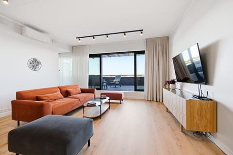 TV and multimedia, Balcony/Terrace, Living room, air conditioner