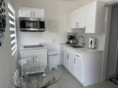 Villa Clara SUITE - Little Havana Apartment in Brickell