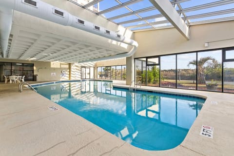 Seawinds Escape for 8! Stunning Ocean views,Seasonal Savings Apartment in North Myrtle Beach