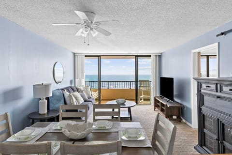 Seawinds Escape for 8! Stunning Ocean views,Seasonal Savings Apartment in North Myrtle Beach
