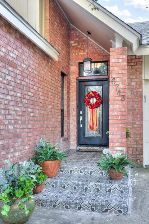 Antlers - A Birdy Vacation Rental House in San Antonio