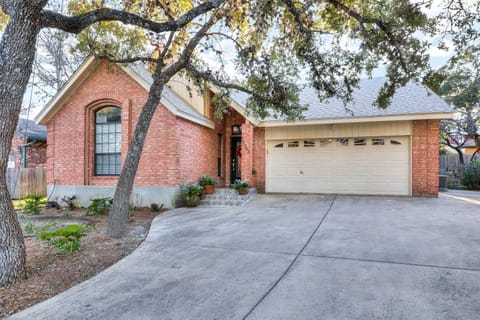 Antlers - A Birdy Vacation Rental House in San Antonio