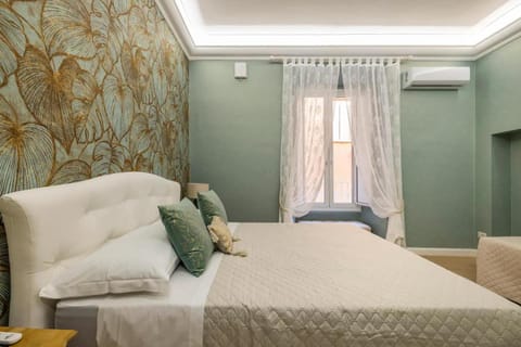 Bed, Photo of the whole room, Bedroom, air conditioner