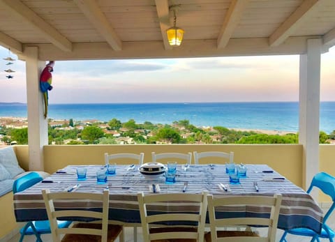 Property building, View (from property/room), Balcony/Terrace, Dining area, Sea view