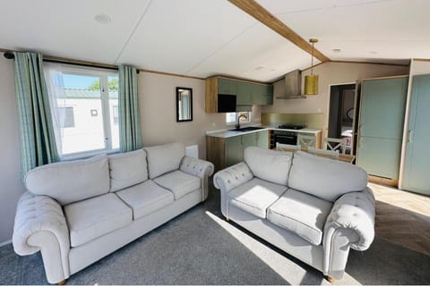 Modern two bedroom caravan with sofabed Sleeps 6 House in England