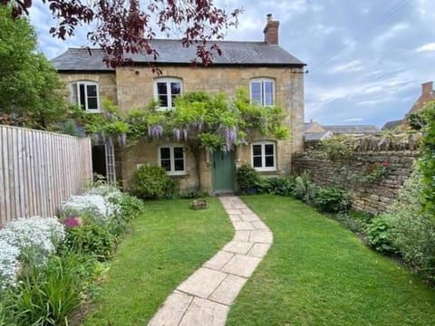 The Bolt Hole, Cotswold Cottage, Moreton-In-Marsh House in Moreton-in-Marsh