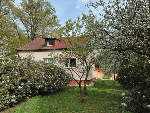 Property building, Garden, Sauna