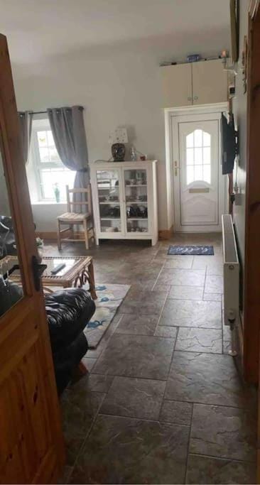 Cheerful 3 bedroom country farm house Apartment in County Limerick