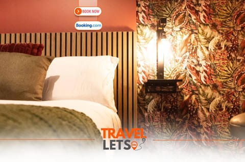 Bed, Photo of the whole room, Bedroom, Text overlay