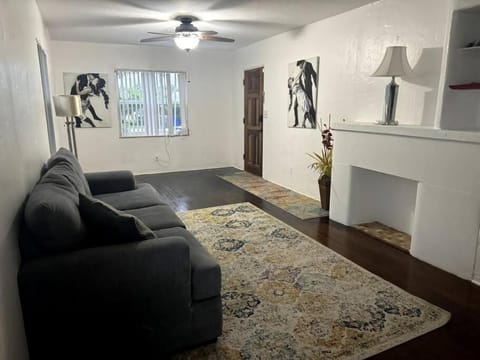 Spacious Home in Florida Villa in Hollywood