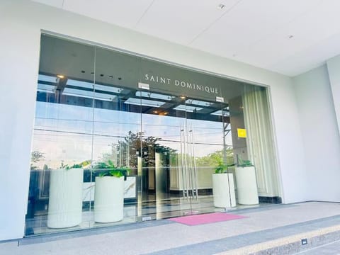 Facade/entrance, Day