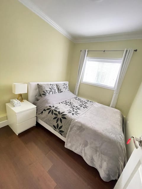 Arbutus summer house Campground/
RV Resort in Vancouver