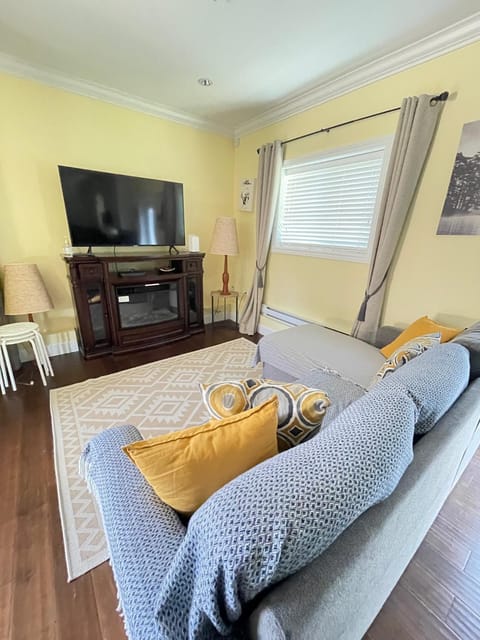 Arbutus summer house Campground/
RV Resort in Vancouver