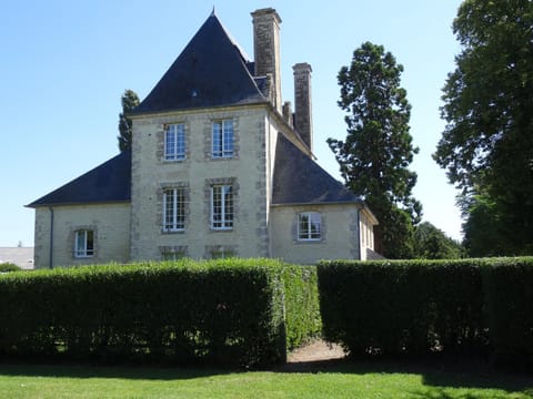 Property building, Area and facilities