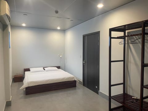 Bed, Photo of the whole room, Bedroom, air conditioner