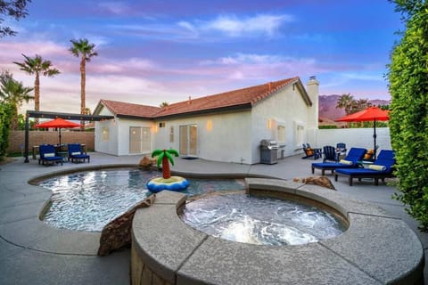Hot Tub, Swimming pool