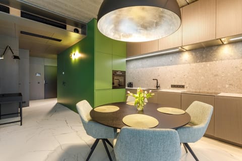 Kitchen or kitchenette, Seating area, Dining area