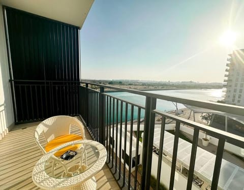 Patio, Day, Natural landscape, View (from property/room), Balcony/Terrace, Dining area, Sea view