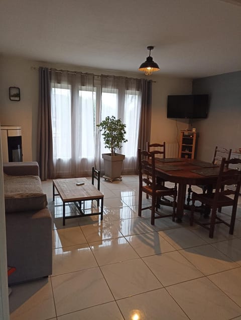 Living room, Dining area