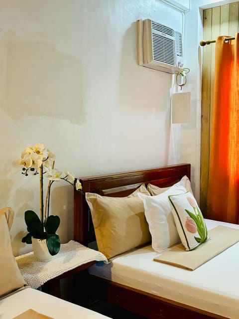 Bed, Bedroom, air conditioner