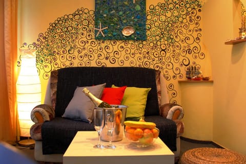 Photo of the whole room, Drinks, Alcoholic drinks