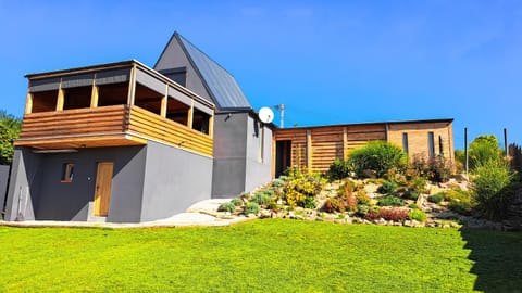 Property building, Garden view