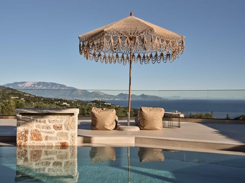 Day, Natural landscape, View (from property/room), Balcony/Terrace, Pool view, Sea view, Swimming pool, Swimming pool, sunbed