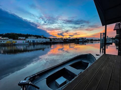 Natural landscape, Activities, Balcony/Terrace, River view, Sunset