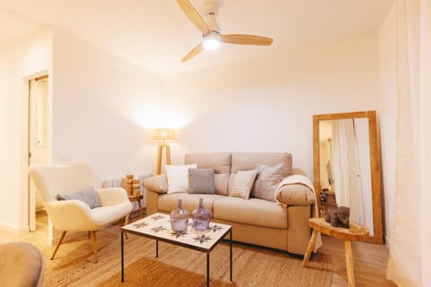 Living room, Seating area, fireplace