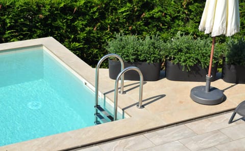 Swimming pool, Swimming pool