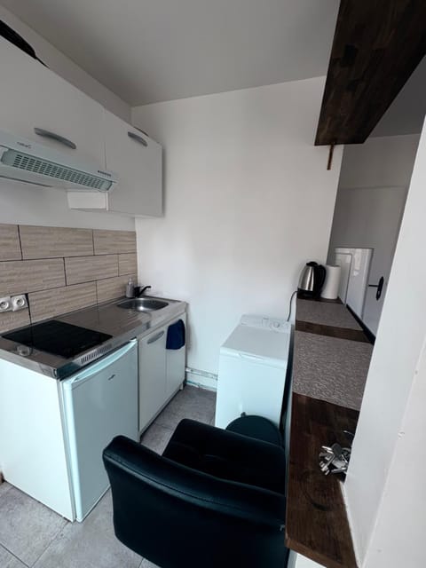 Studio equipé, lumineux a Paris Apartment in Paris