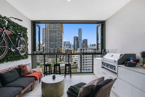 BBQ facilities, View (from property/room), Balcony/Terrace, City view