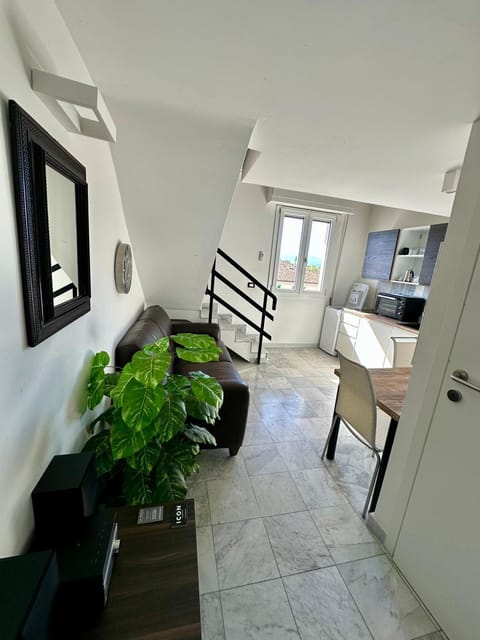 Marble apartment Apartment in Prato