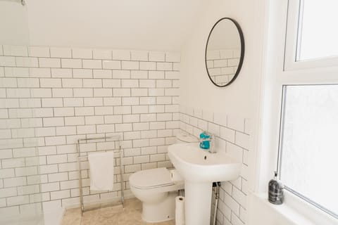 Toilet, Bathroom, towels