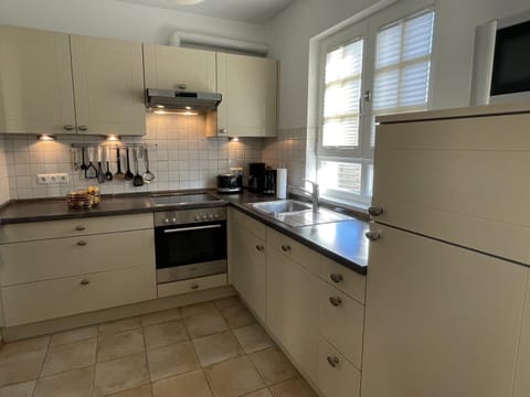 Kitchen or kitchenette, dishwasher, minibar, pet friendly, stove, toaster