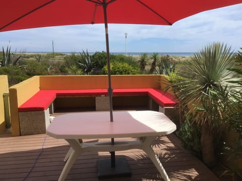 Natural landscape, View (from property/room), Balcony/Terrace, Dining area, Sea view